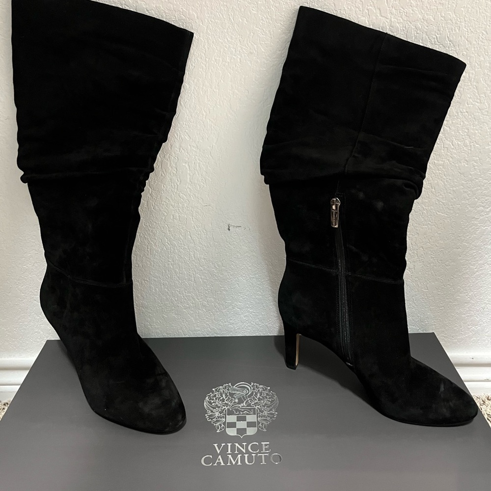 Vince Camuto size 8.5 black knee high boots